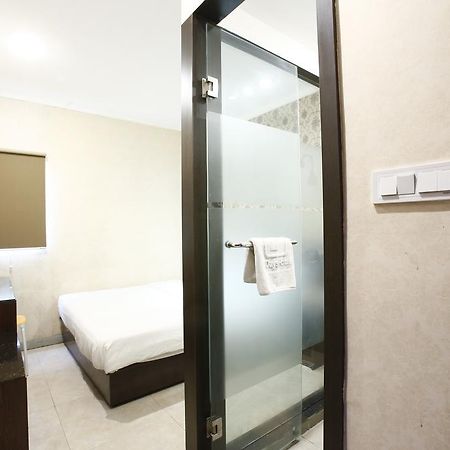 Reddoorz @ Gajah Mada Hotell Jakarta Eksteriør bilde