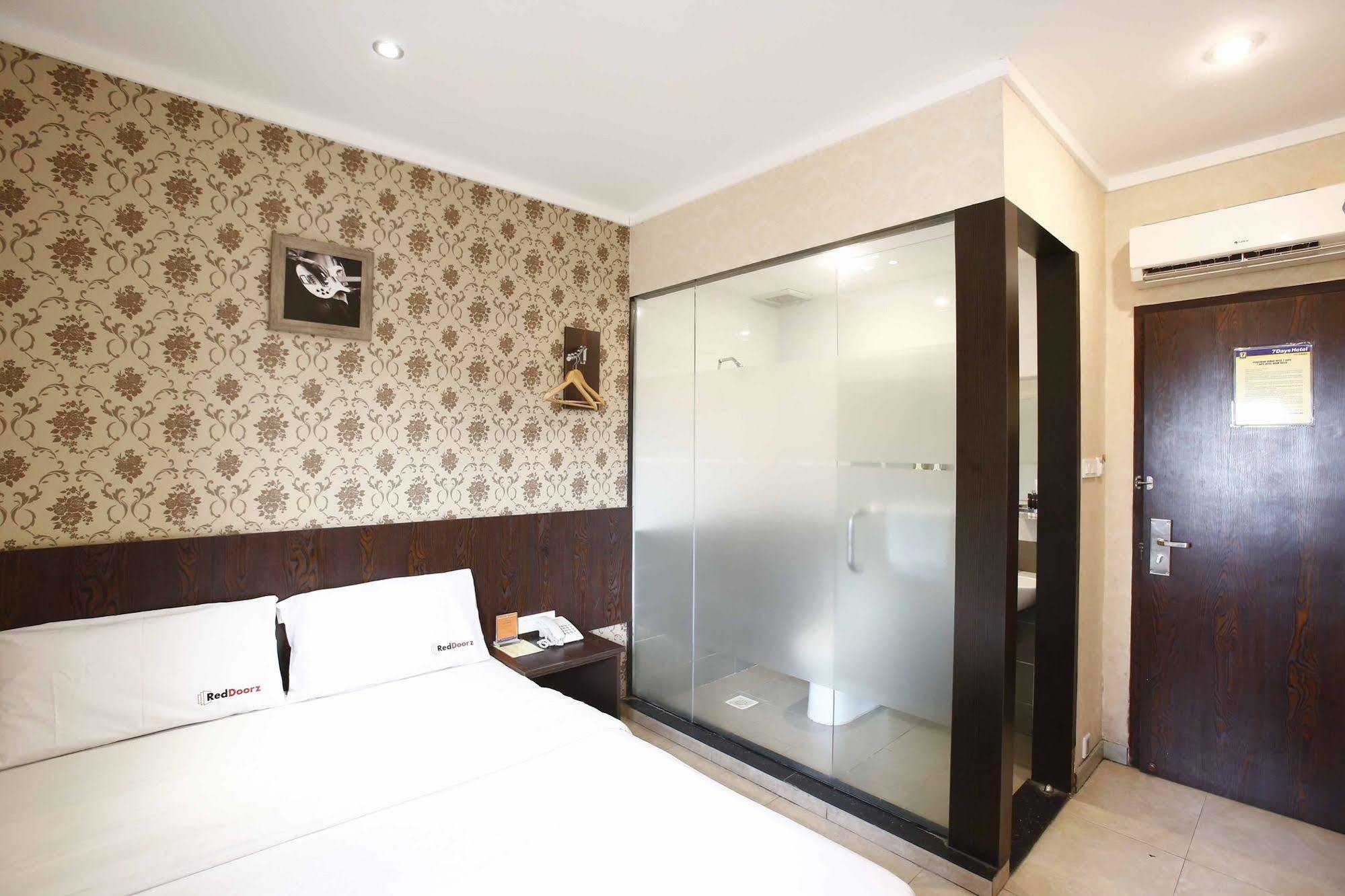 Reddoorz @ Gajah Mada Hotell Jakarta Eksteriør bilde