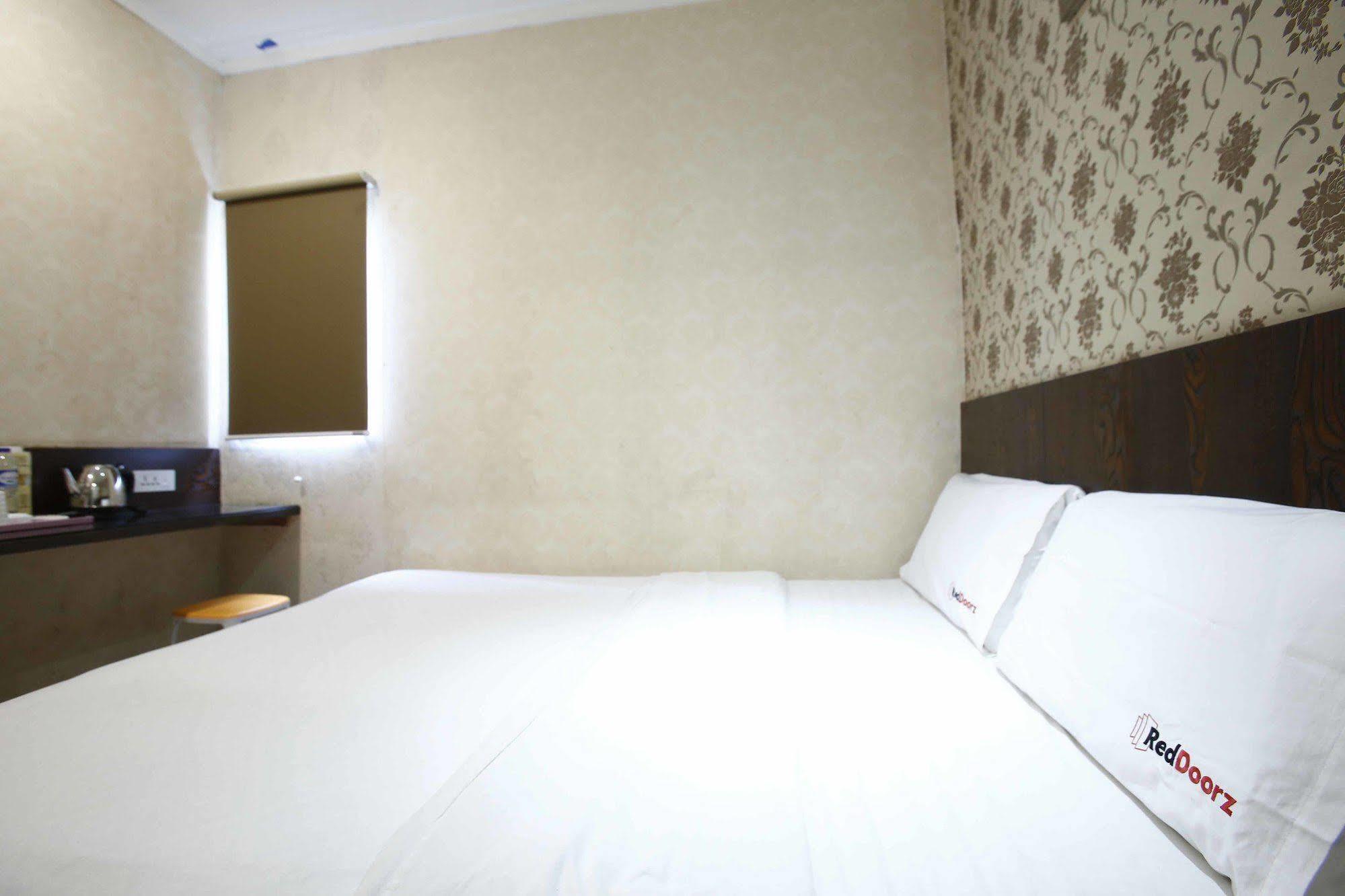 Reddoorz @ Gajah Mada Hotell Jakarta Eksteriør bilde